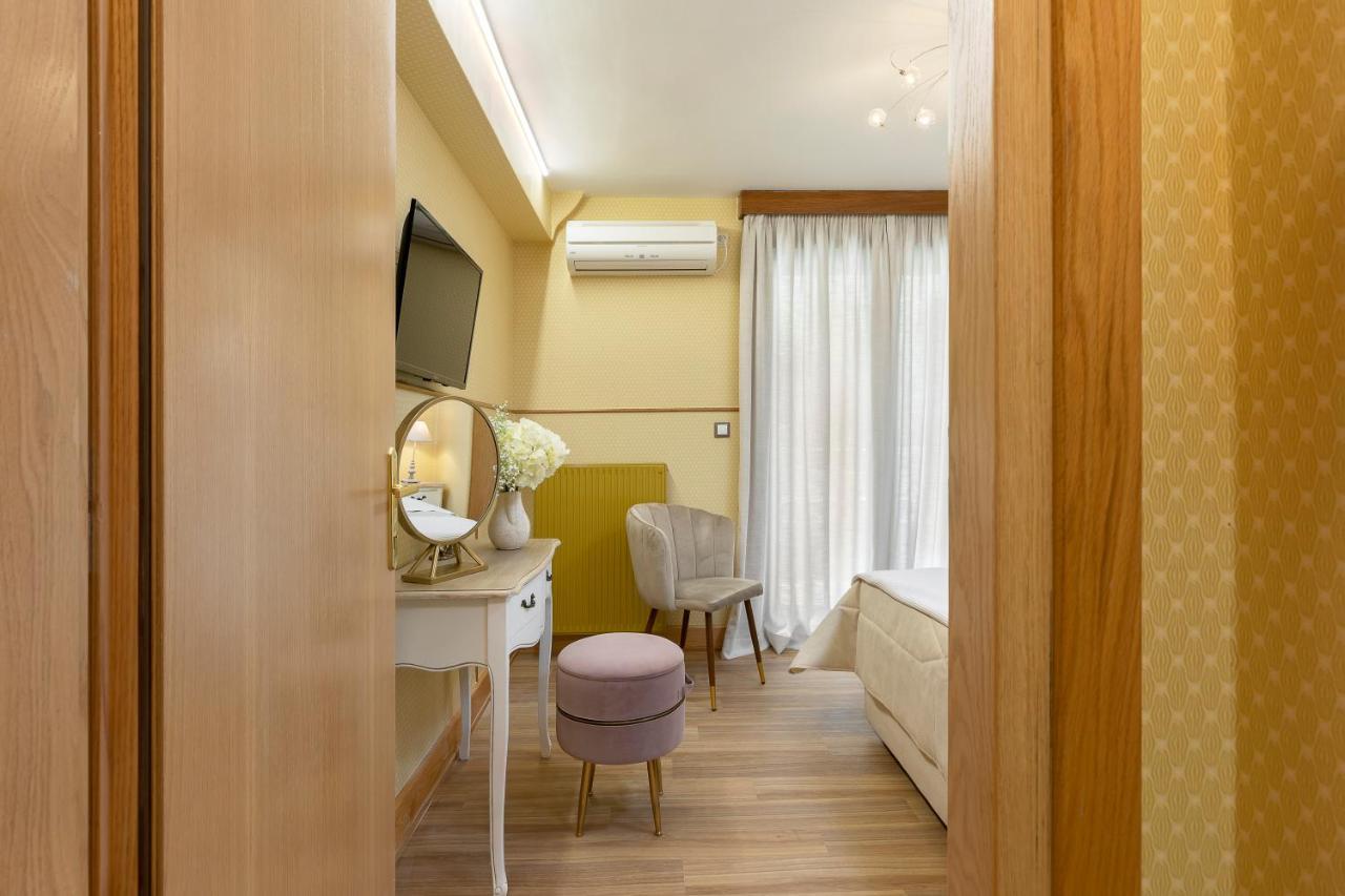 Vouliagmeni'S Elegance By Acropolis Suites Athen Exterior foto