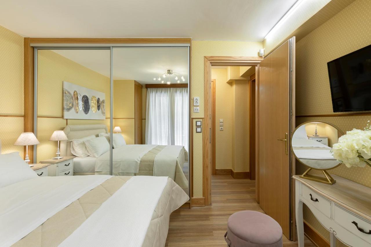 Vouliagmeni'S Elegance By Acropolis Suites Athen Exterior foto